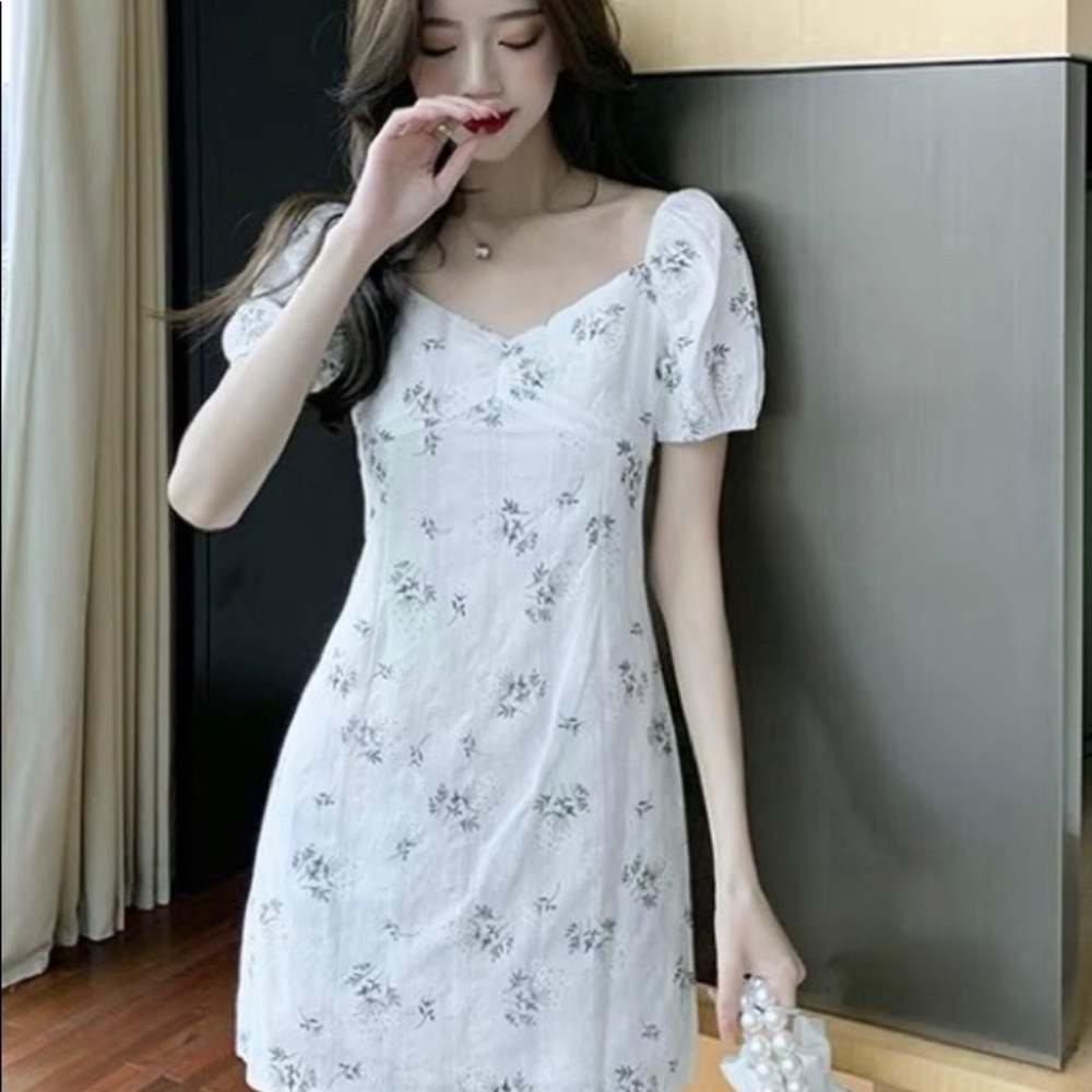 Blue puff sleeve floral mini dress small